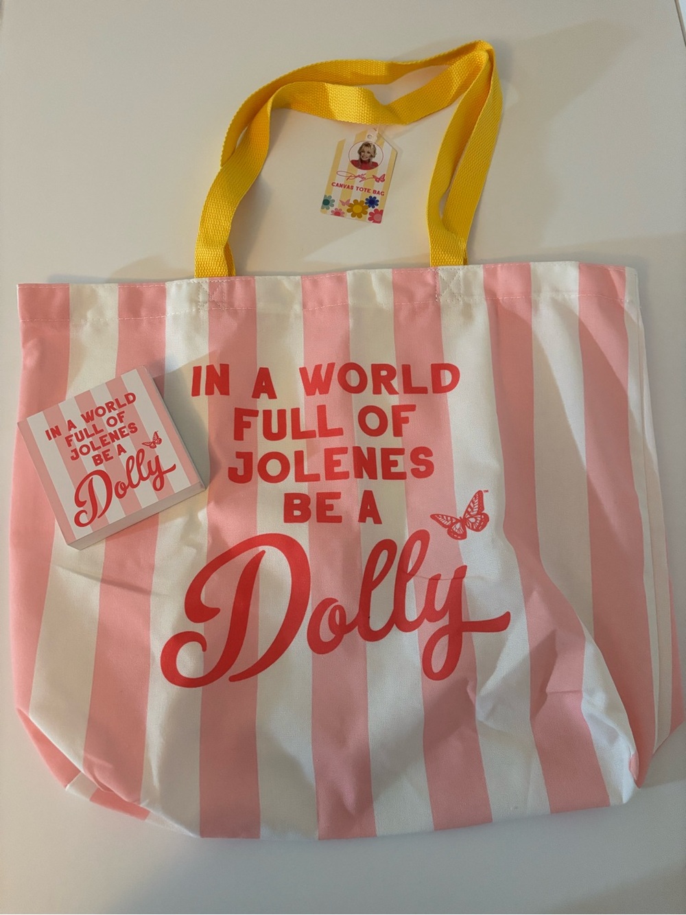 Dolly Parton 2-piece “In a World Full of Jolenes, Be a Dolly” bundle - NWT